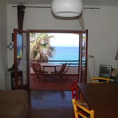 Waterfront Apartments Bosa Porto Alabe 外观 照片
