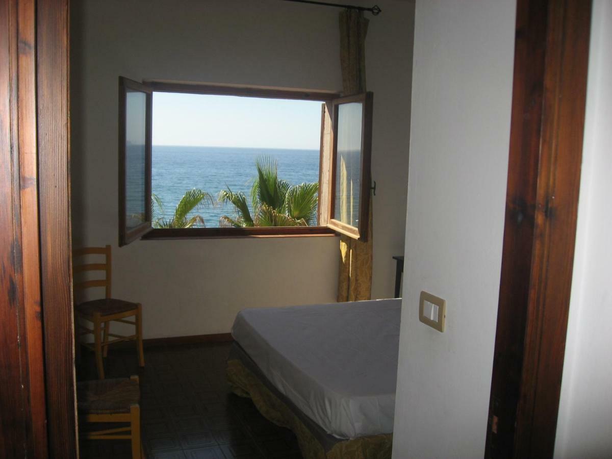 Waterfront Apartments Bosa Porto Alabe 外观 照片